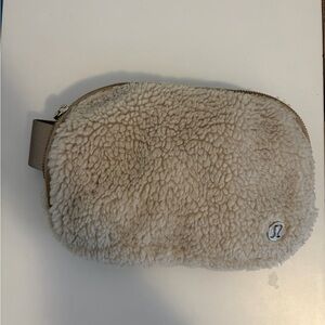 Lululemon Sherpa Belt Bag